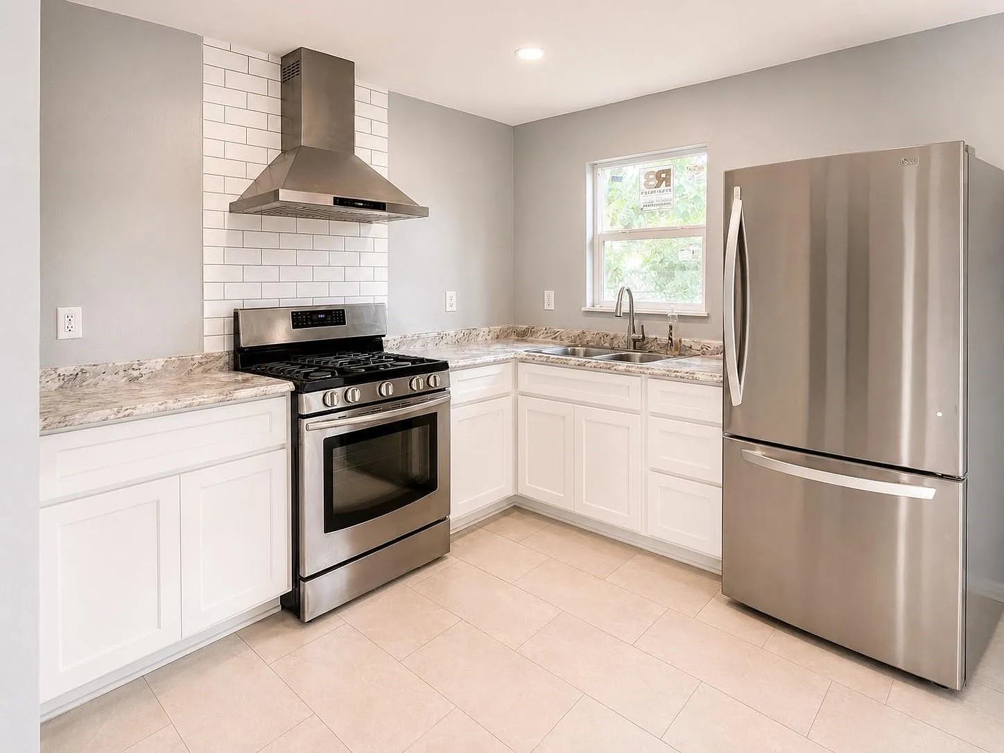 1 bed, 1.0 bath, 700 sqft, $750 — Photo 2