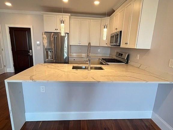 2nd image of 87 Medford St Penthouse 5
