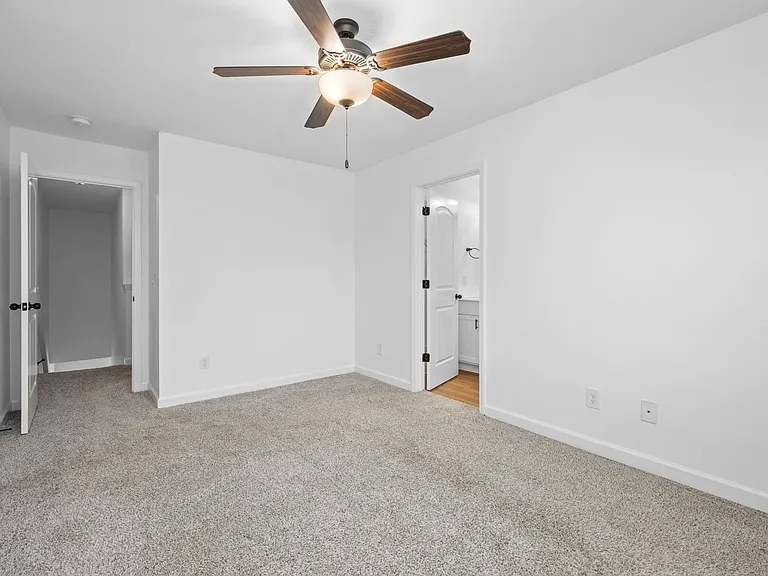 4 Catalina Cir #4 — Photo 20