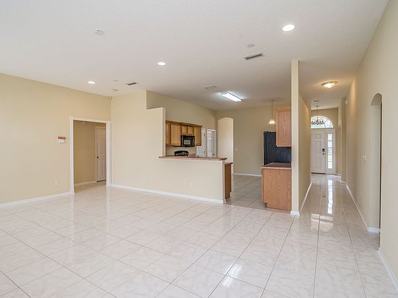 3rd image of 2728 Maple Durham Dr