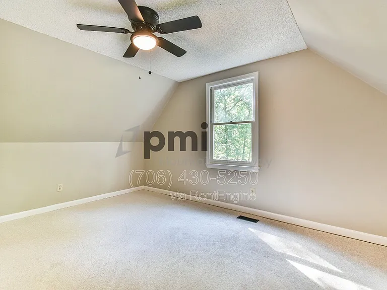 135 Beacon Hill Dr — Photo 22