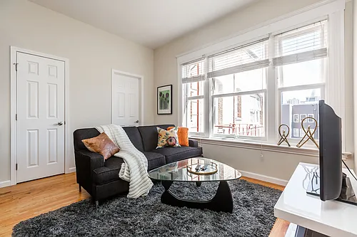 990 Geary Photo 1