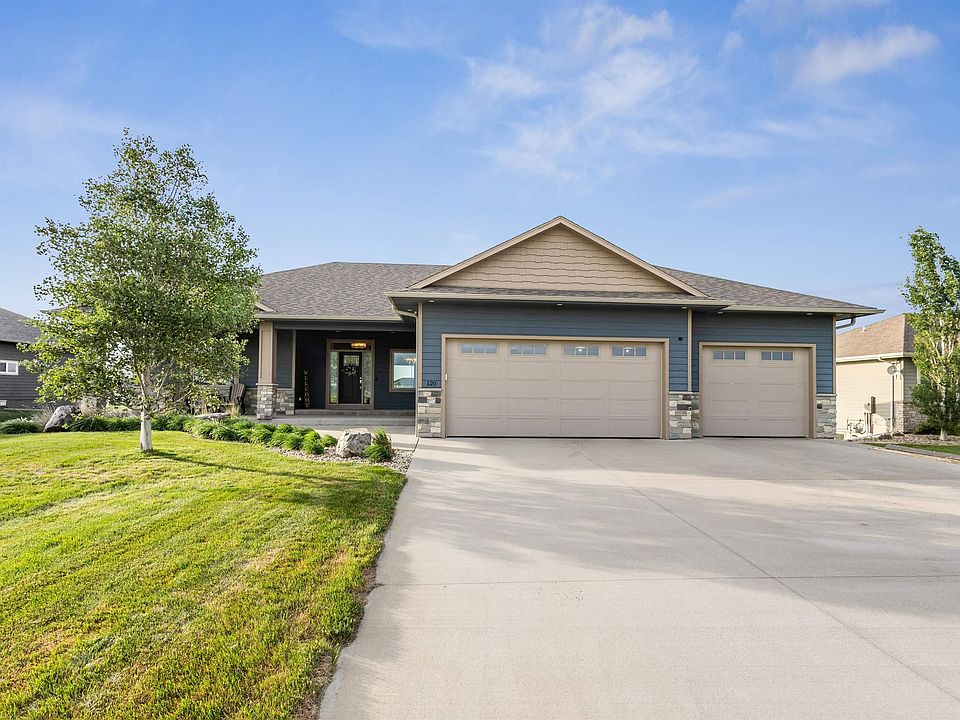 1st image of 120 Linden Dr