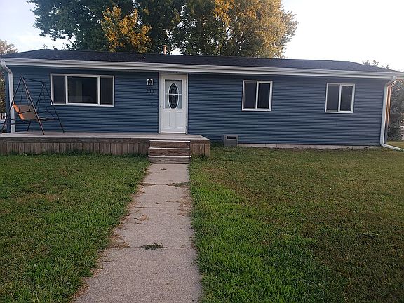 3rd image of 217 W Circle Dr