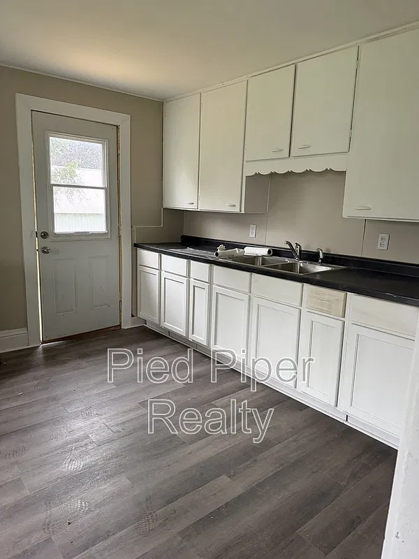 4 bed, 2.0 bath, 1512 sqft, $1,495 — Photo 1