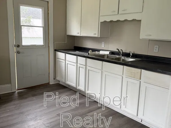 209 Pearl St, Warren, IL 61087