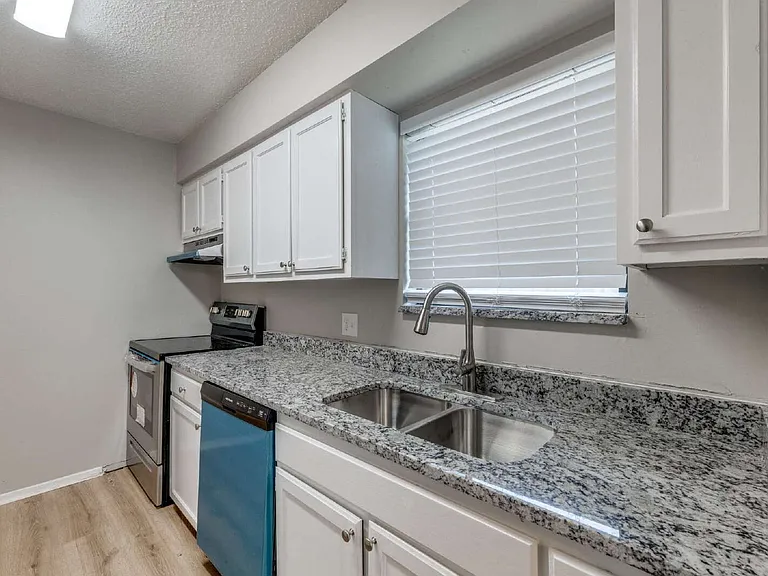 2538 Windy Pine Ln — Photo 5