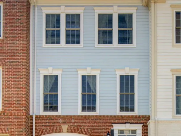 198 Star Violet Ter, Leesburg, VA 20175