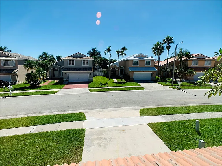 18801 NW 12th St — Photo 37