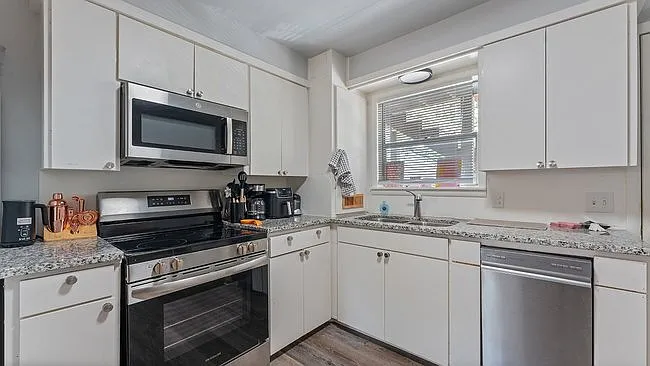 2 bed, 1.0 bath, 780 sqft, $1,445 — Photo 4