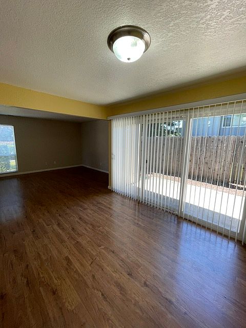 1st image of 1665 Russell Ave