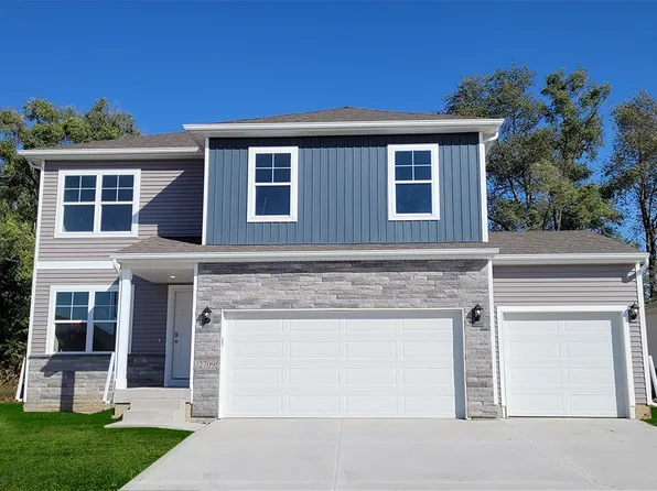 2709 Brook View Dr, Des Moines, IA 50317