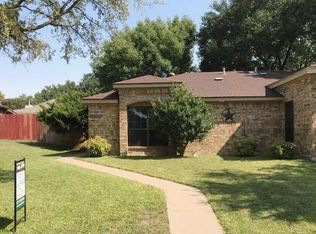 10302 Little Valley Rd, Fort Worth, TX 76108