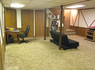 10123 N Hickory Ln, Columbus, IN 47203