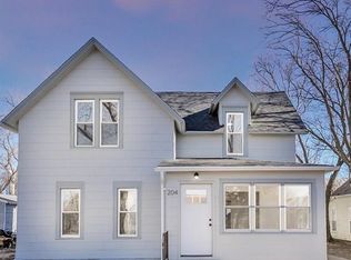 204 N 4th St, Beresford, SD 57004