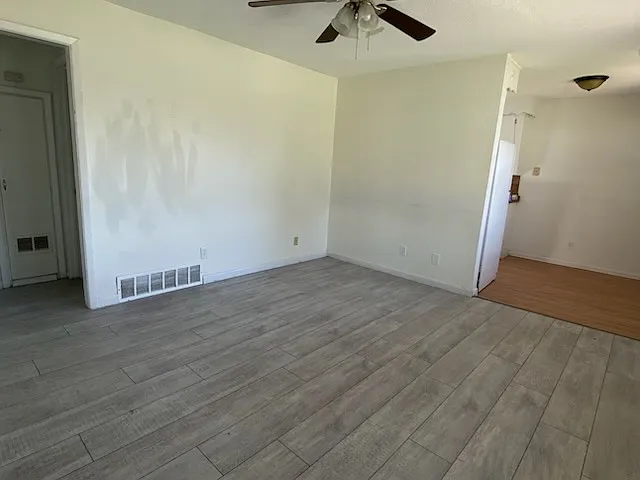 2427 W Graber St — Photo 10
