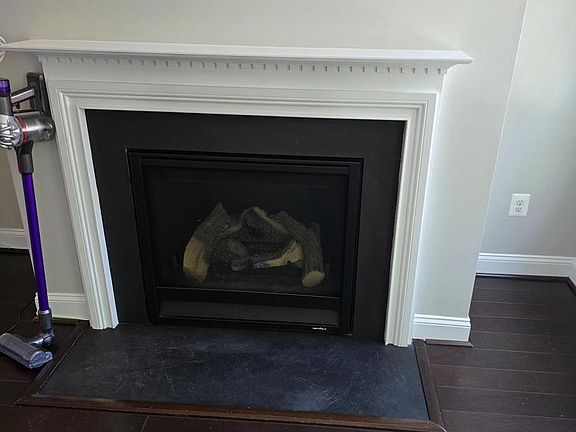4th image of 35 Meridian Ln