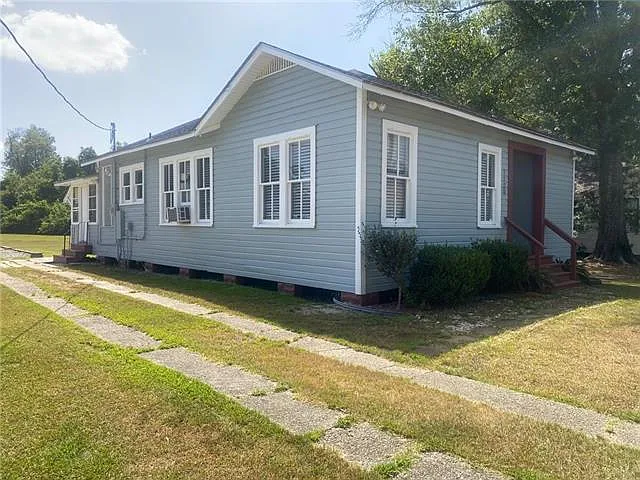 1109 S Holly St — Photo 2