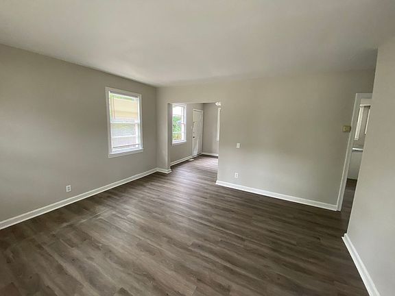 3rd image of 4464 Sims St