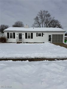 827 Lakeview Dr, Dover, OH, 44622