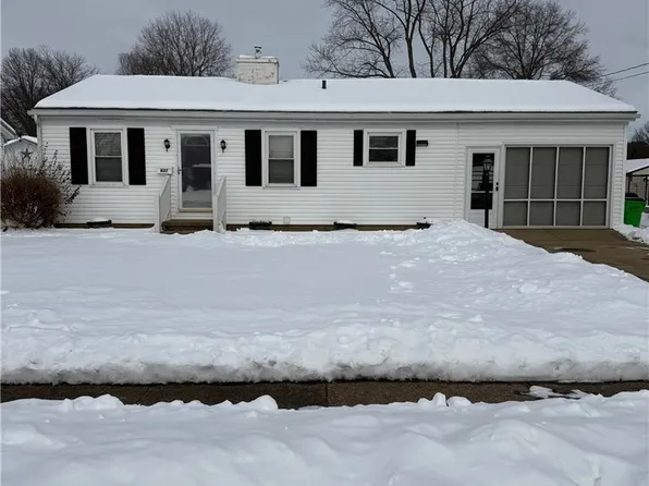 827 Lakeview Dr, Dover, OH 44622