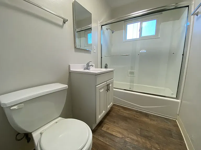 Mosaic Apartments — Photo 12