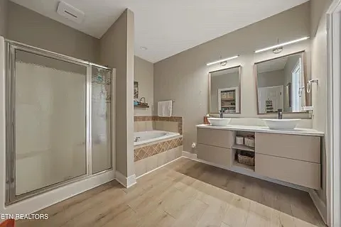 10816 Meriwether Ln — Photo 15