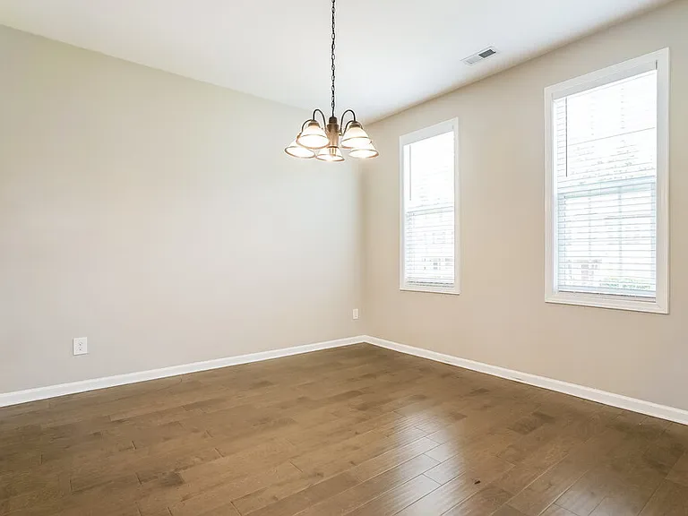 332 Chamberlain Dr — Photo 6