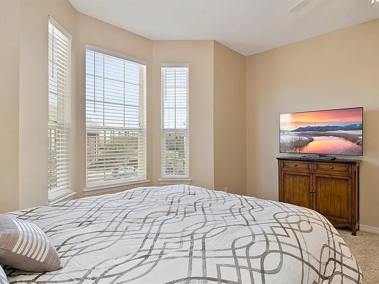 305 Holleman Dr E #1203 — Photo 9
