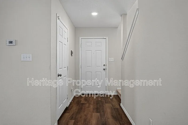 4 bed, 3.0 bath, 2103 sqft, $2,000 — Photo 4