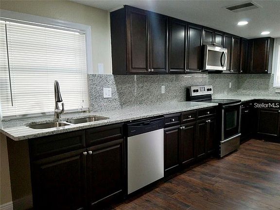 4th image of 1602 Avenue L NW
