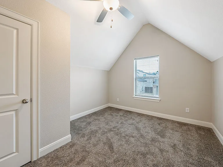 Omen Hill Villas- ASK ABOUT OUR SPRING MOVE- IN SPECIAL TODAY! — Photo 29