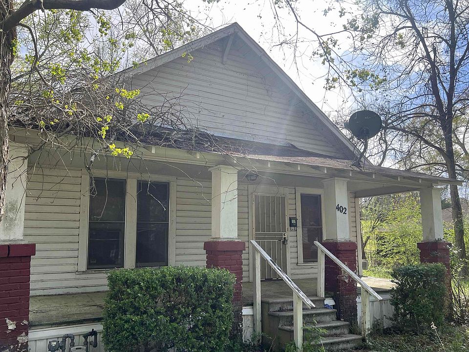 1st image of 402 E Texas Ave