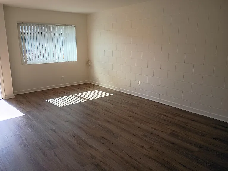 Huntington Garden Apartments — Photo 66