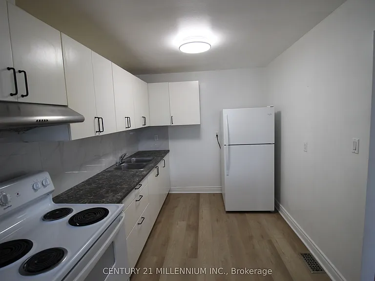 2991 Islington Ave #UPPER — Photo 12
