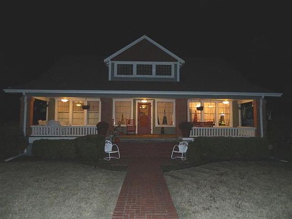 4th image of 703 N Parmele St