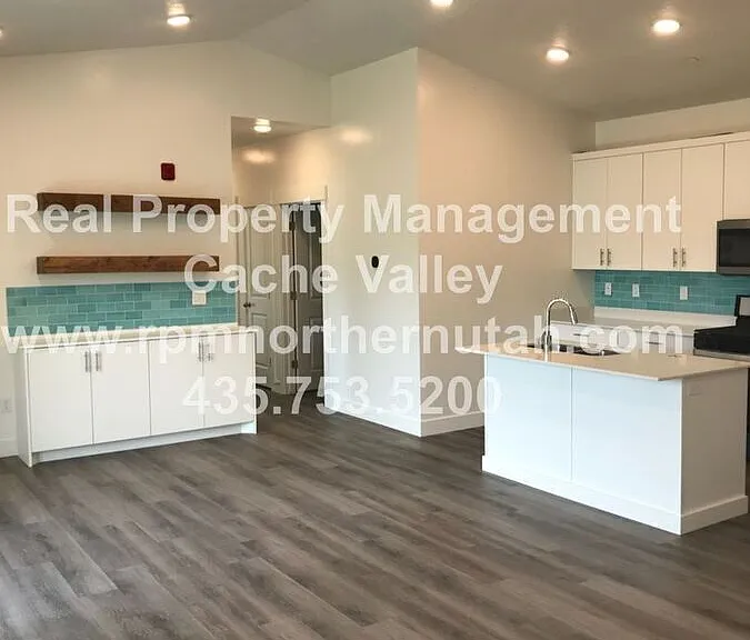 163 E 550 N #301 — Photo 14