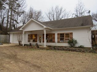 497 Apple Valley Rd, Grenada, MS 38901