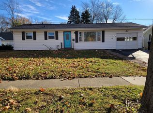 315 Rowe Dr, Bloomington, IL 61701