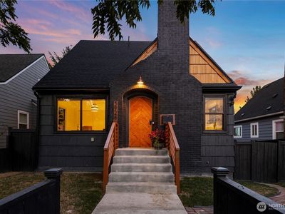 5926 34th Avenue SW, Seattle, WA, 98126