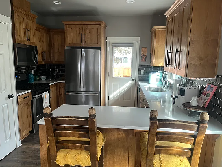 2728 NE Black Oak Pl — Photo 3