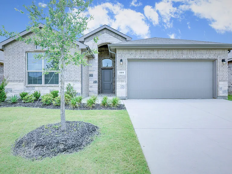 509 Dunmore Dr — Photo 1