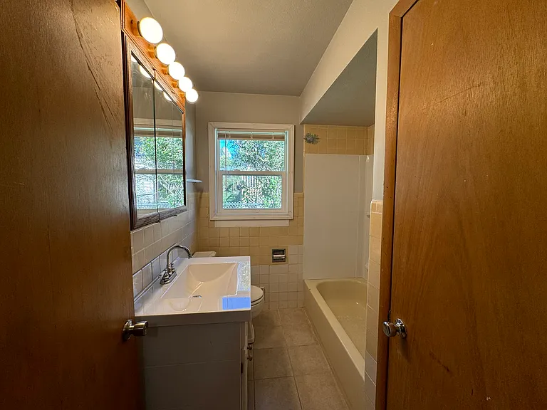 730 Medford Dr #2 — Photo 8