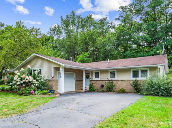 1402 Dunstan Rd, Geneva, IL 60134