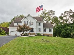 27 Bunting Bridge Rd, Cookstown, NJ 08511