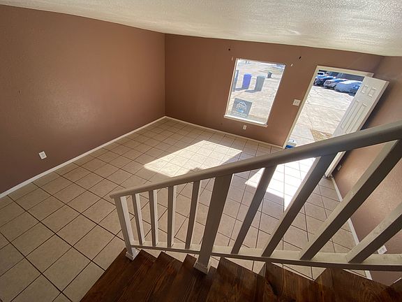 5th image of 502 Sinclair Dr #1