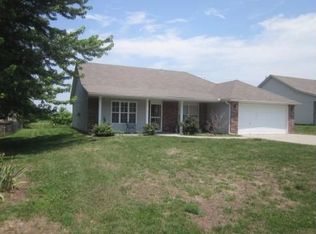 300 E 16th St, Holden, MO 64040