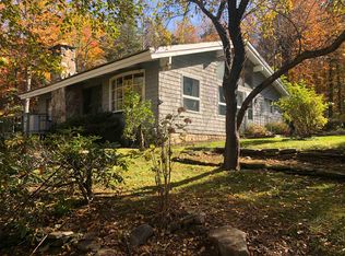 42 Old Town Rd, Wilmington, VT 05363