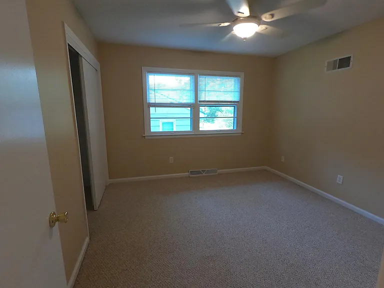 5830 Perry Ln — Photo 38
