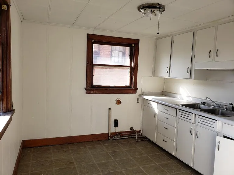 209 1/2 N Pearl St #2 — Photo 4